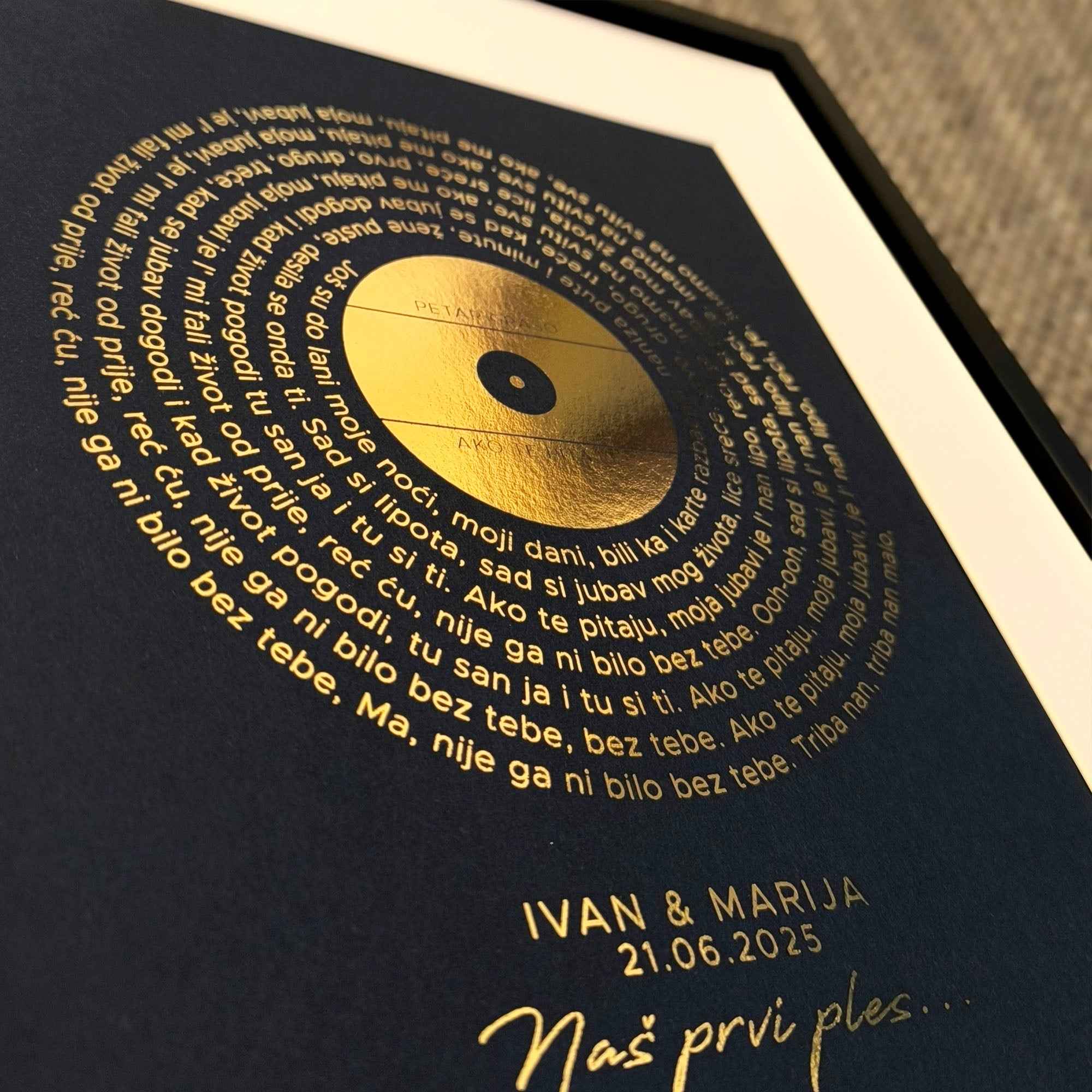 Stihovi pjesme zlatna metalic print ploca DI ADORE